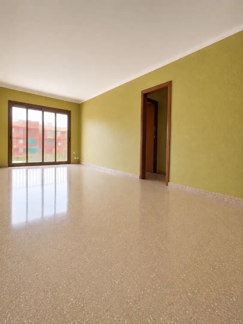 Piso en venta en El Prat de Llobregat con Aire acondicionado, Calefacción y Horno