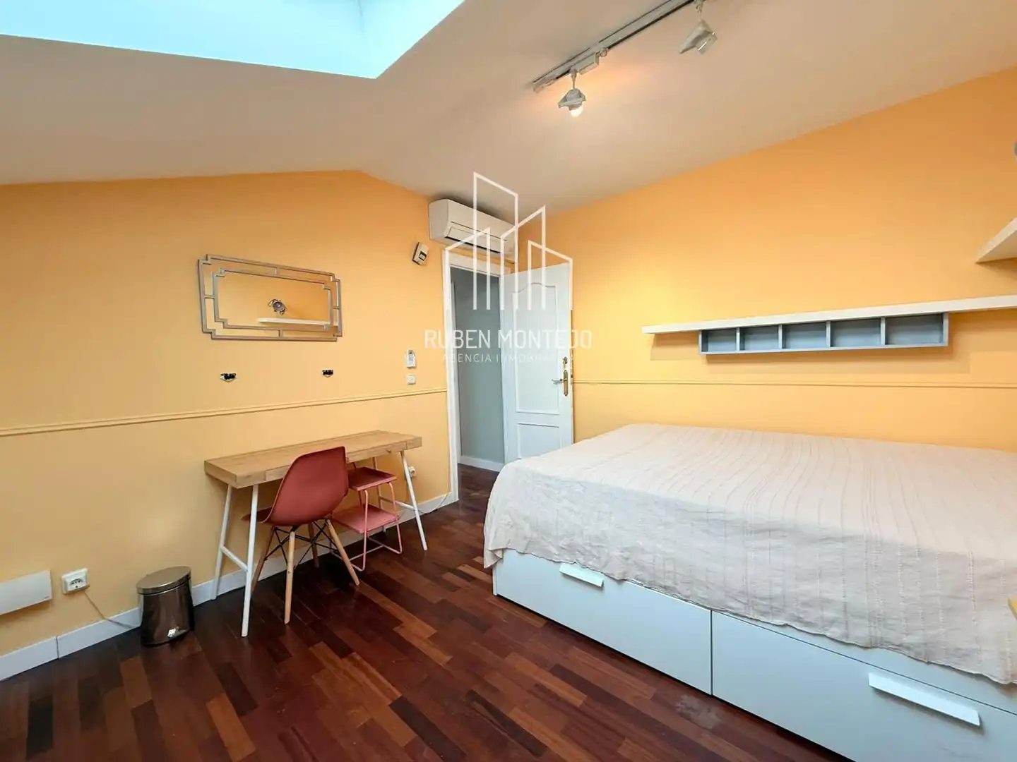 Bedroom of Attic for rent in Salamanca  with Air Conditioner, Heating and Terrace