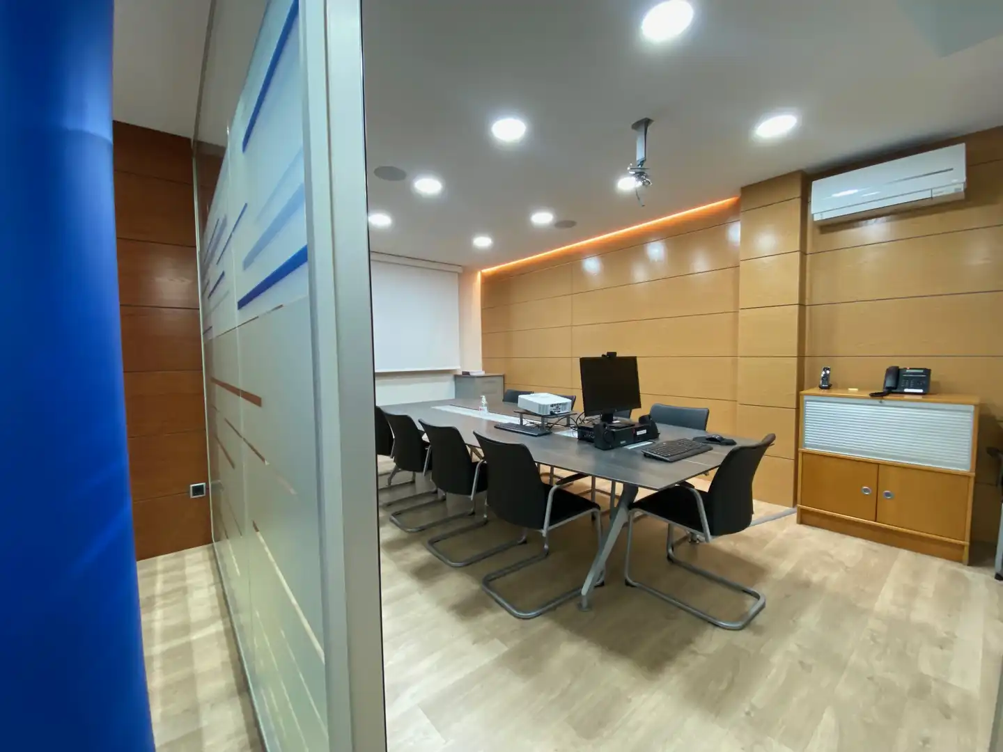 Office for rent in Madrid  with Air Conditioner, Heating and Balcony