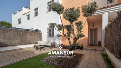 Foto 2 de Casa adosada en venta en Calle Ãlmanzor, Dehesa - Monacilla, Aljaraque