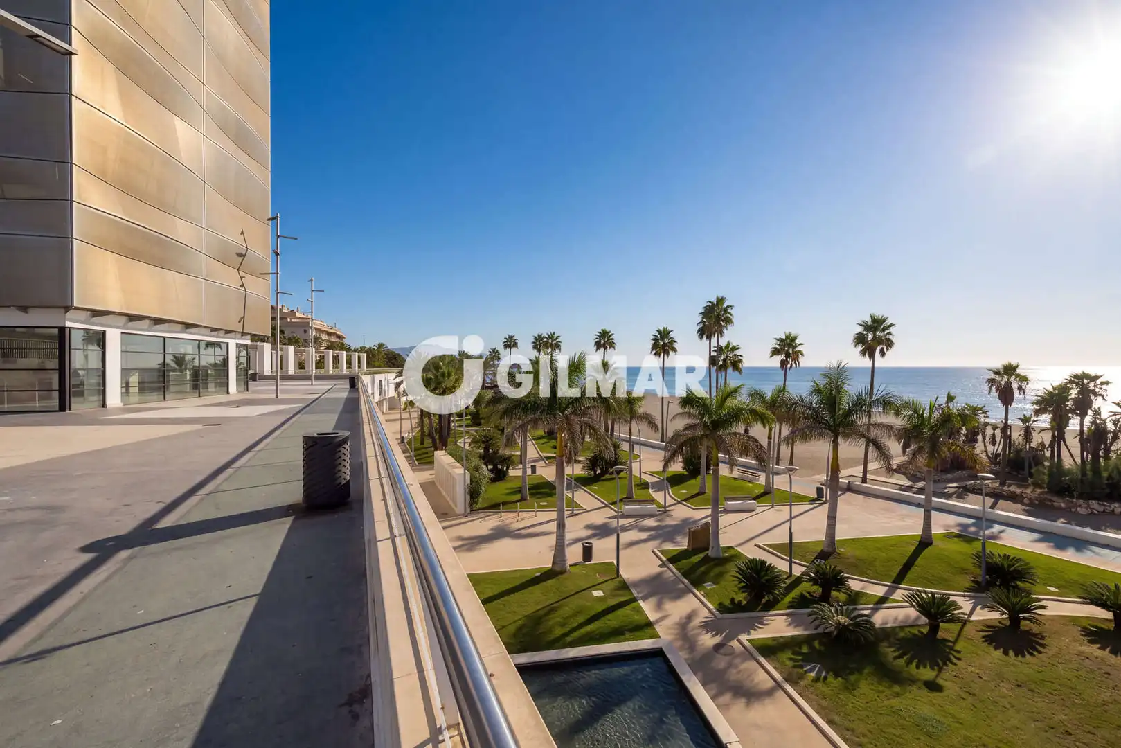 Vista exterior de Àtic en venda en Estepona amb Calefacció i Balcó