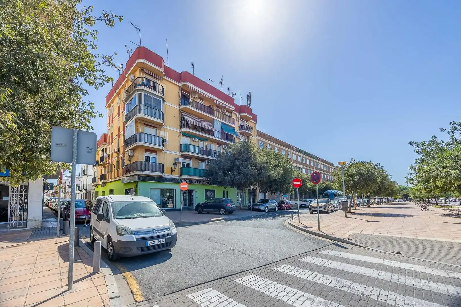 Vista exterior de Pis en venda en Sevilla amb Aire condicionat, Terrassa i Moblat