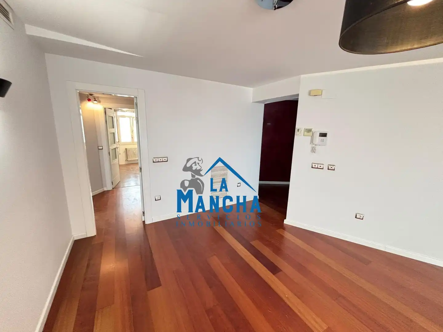 Vista exterior de Piso en venta en Carretas - Pajarita