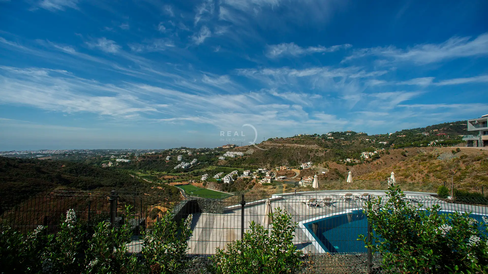 Vista exterior de Piso de alquiler en Benahavís con Aire acondicionado, Calefacción y Jardín privado