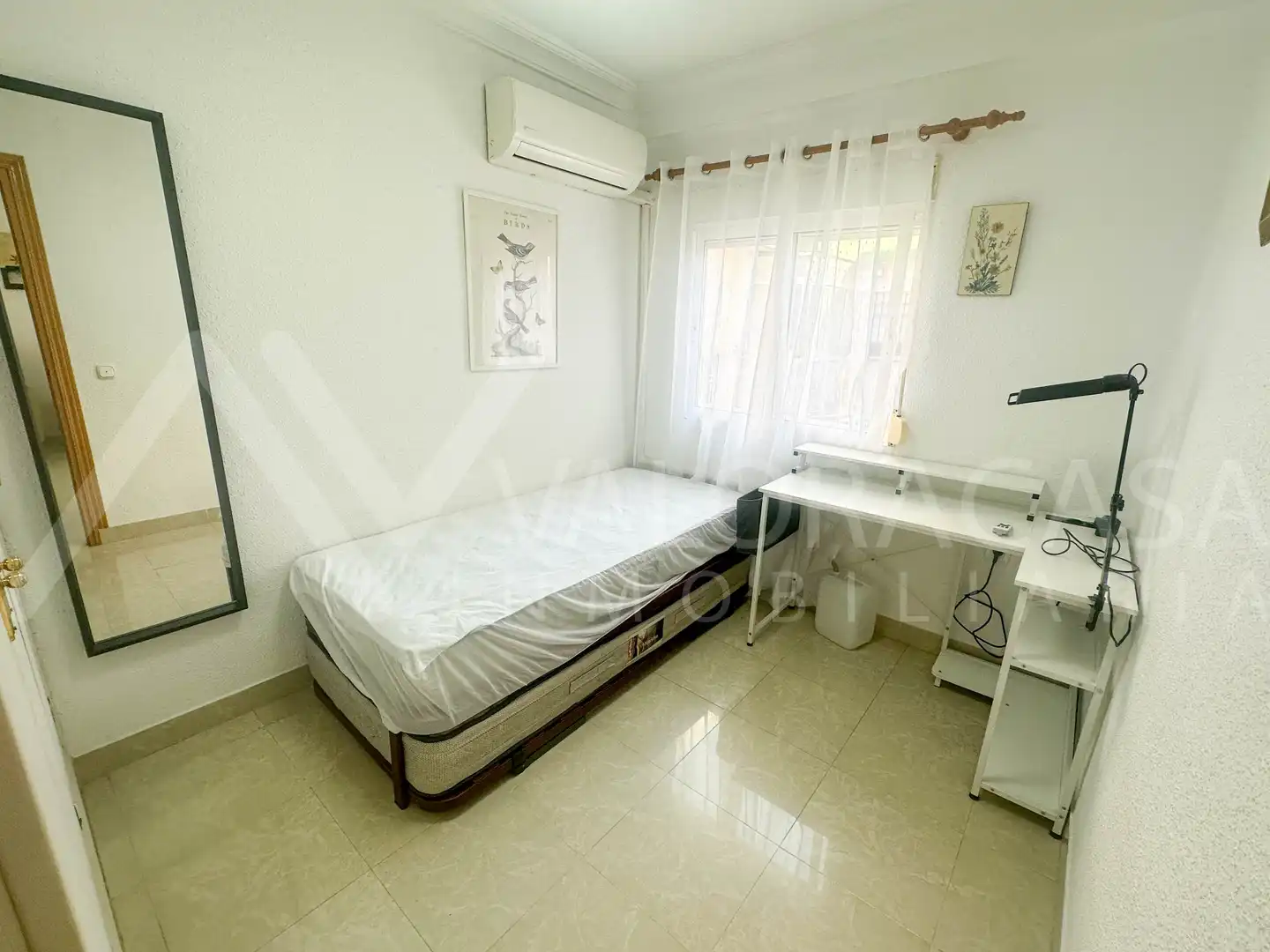 Bedroom of Flat for rent in Málaga  with Air Conditioner, Furnished and Microwave