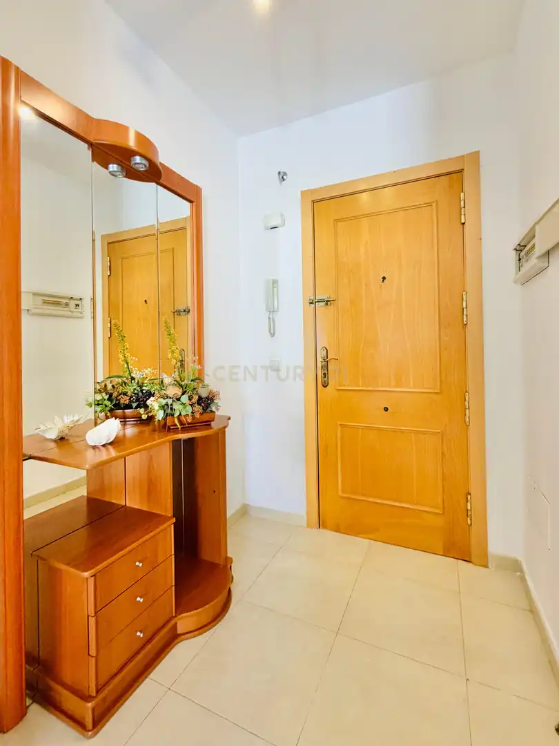 Apartamento con piscina en venta en Almerimar