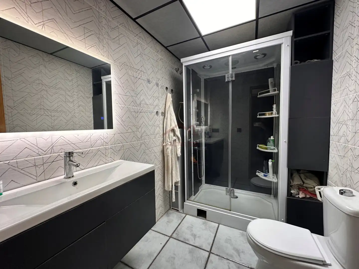 Badezimmer von Maisonette zum Verkauf in Elche / Elx mit Klimaanlage, Terrasse und Abstellraum