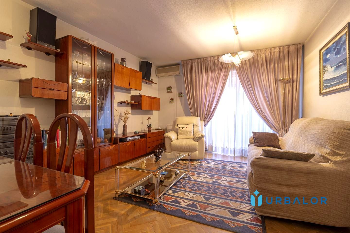 Living room of Flat for sale in Alcorcón  with Air Conditioner, Heating and Parquet flooring