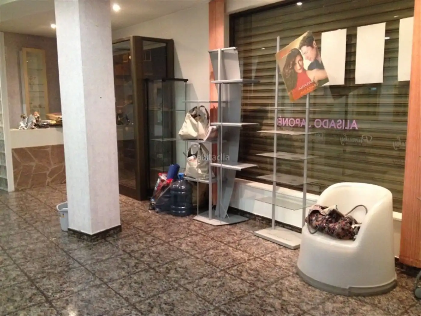 Locale commerciale in vendita a Carrer de Dant 11, imagen 2