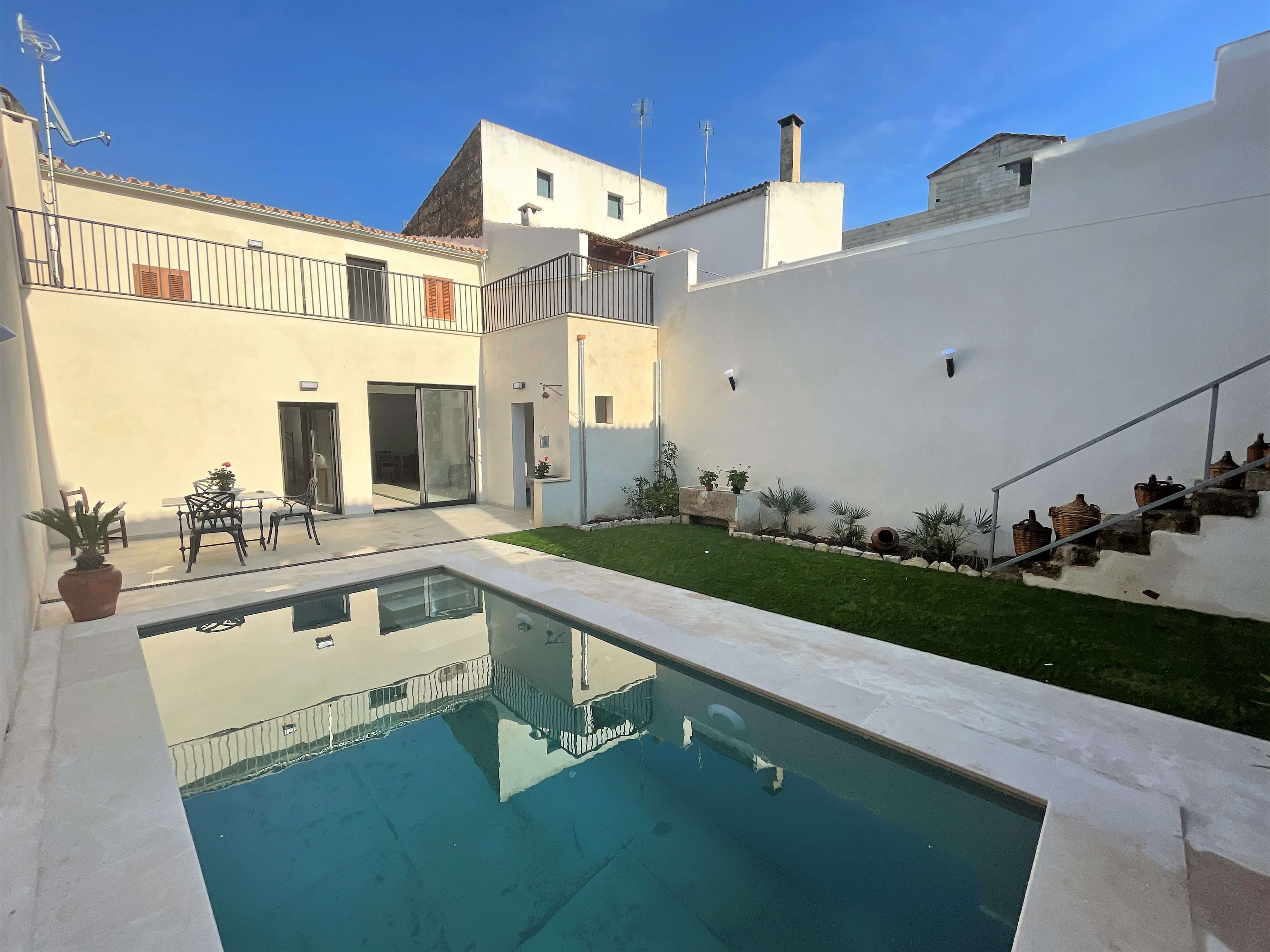 Piscina de Casa adosada de lloguer en Sa Pobla amb Piscina