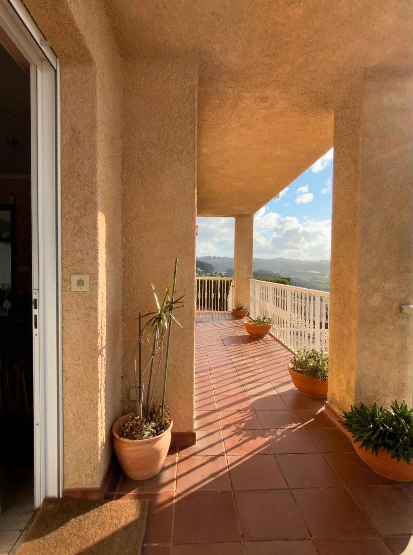 Terrassa de Casa o xalet en venda en Arteixo amb Calefacció, Jardí privat i Parquet