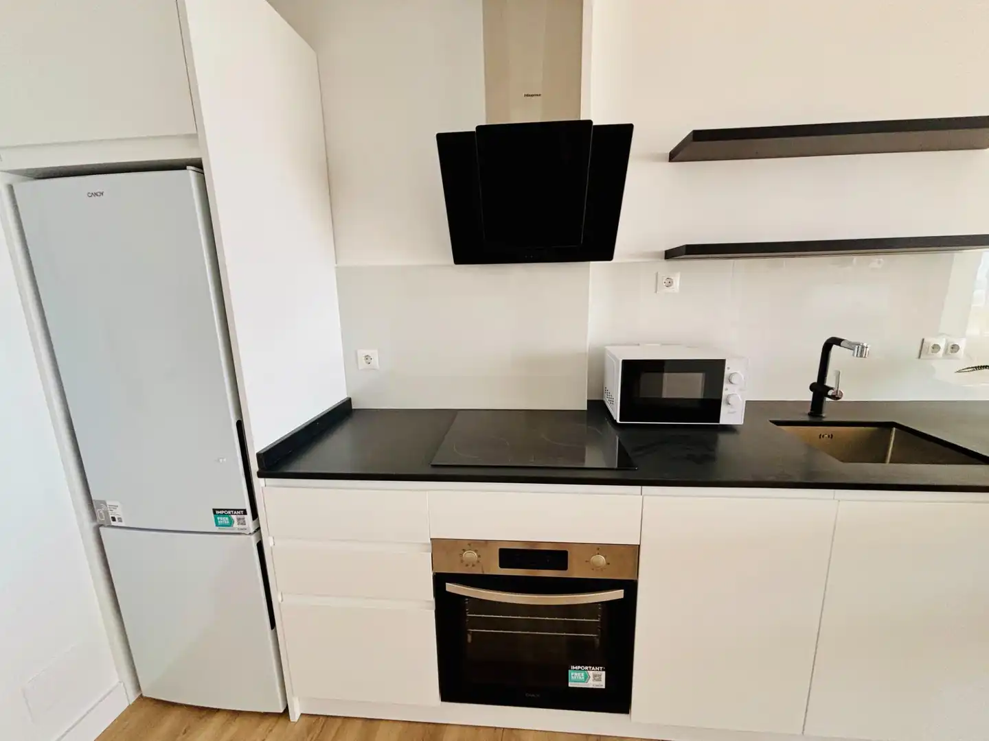 Cuina de Apartament en venda en Fuengirola amb Aire condicionat, Calefacció i Terrassa