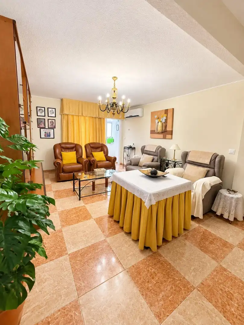 Piso con terraza en venta en Levante