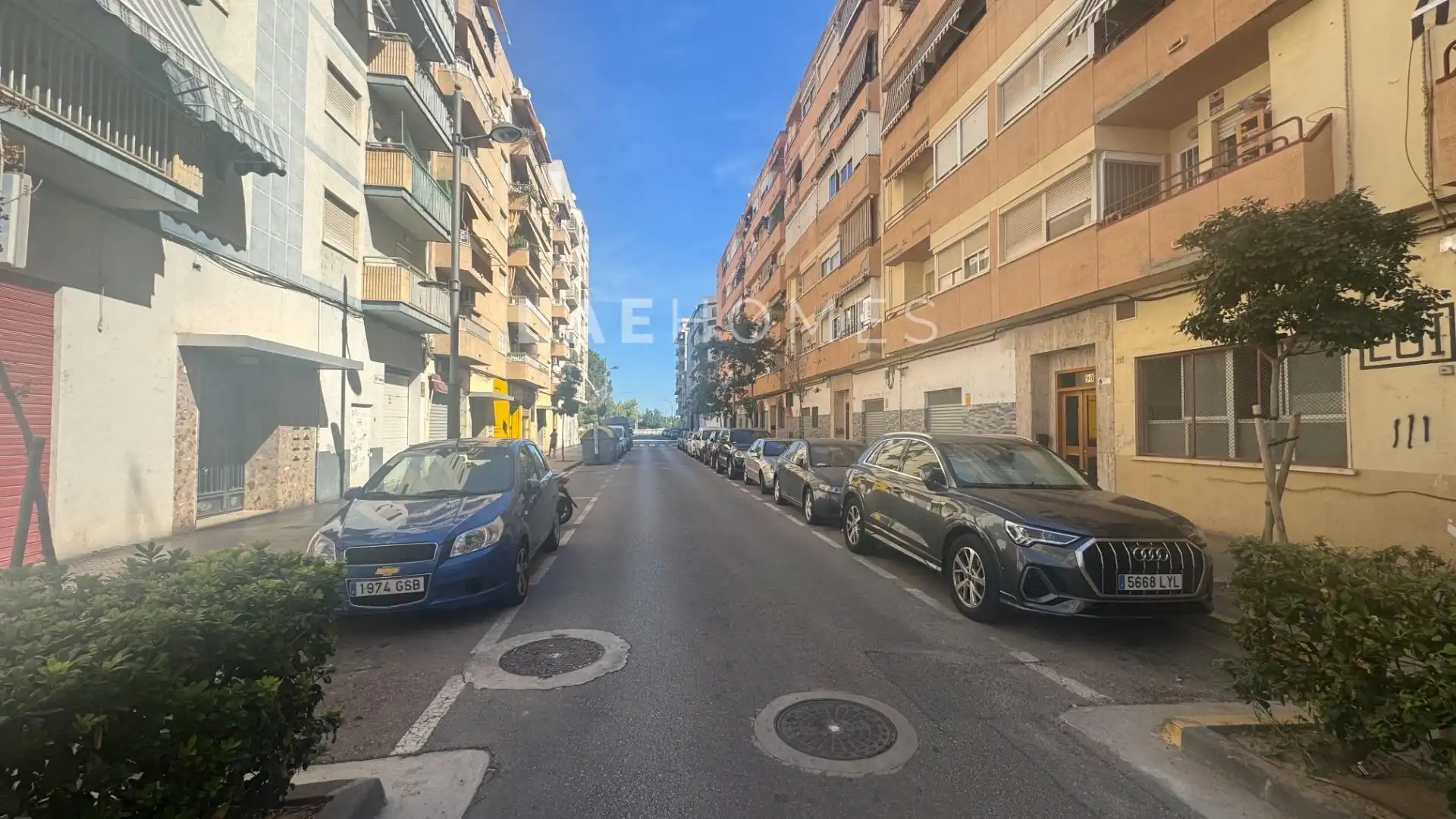 Vista exterior de Local en venda en Gandia