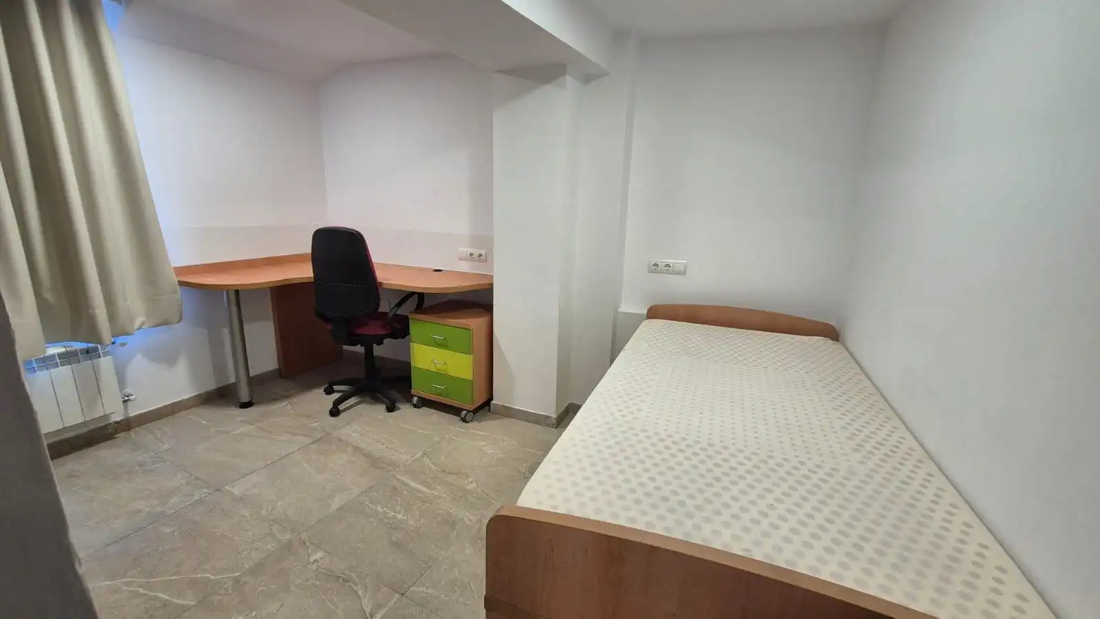 Habitación de Apartamento de alquiler en Ponferrada con Calefacción y Terraza