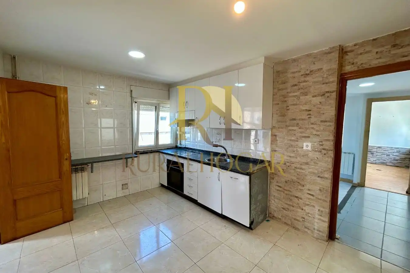 Cocina de Casa o chalet en venta en Bustillo del Páramo con Calefacción, Jardín privado y Terraza