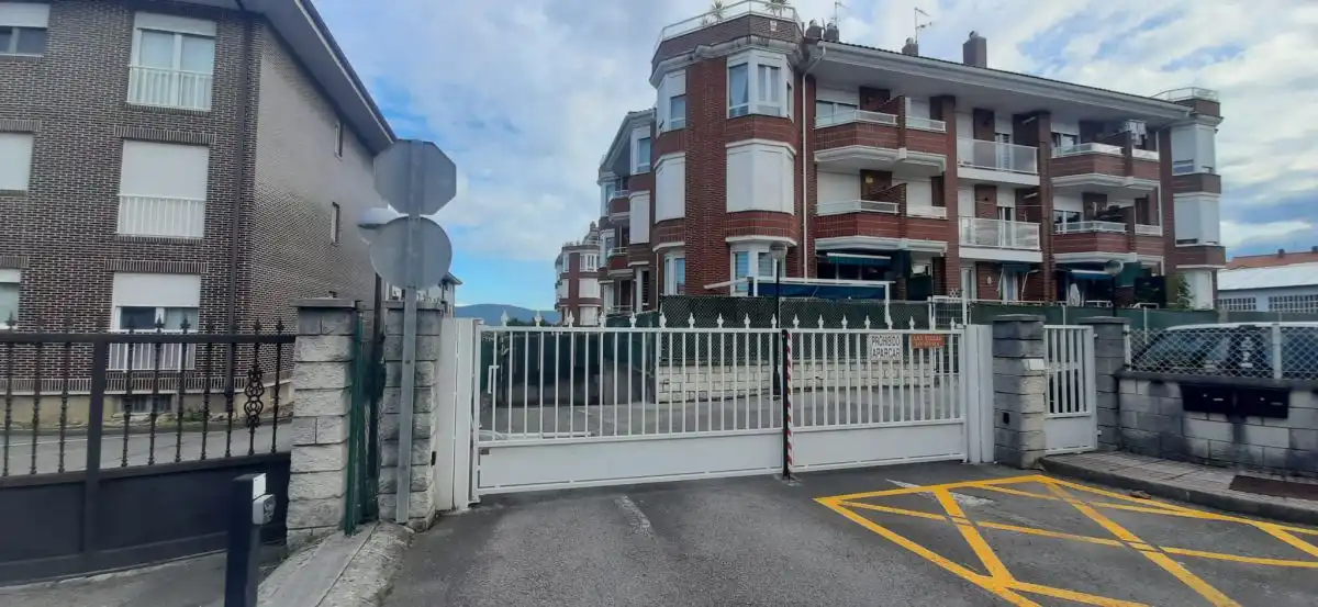 Aparcament de Garatge en venda en Bárcena de Cicero