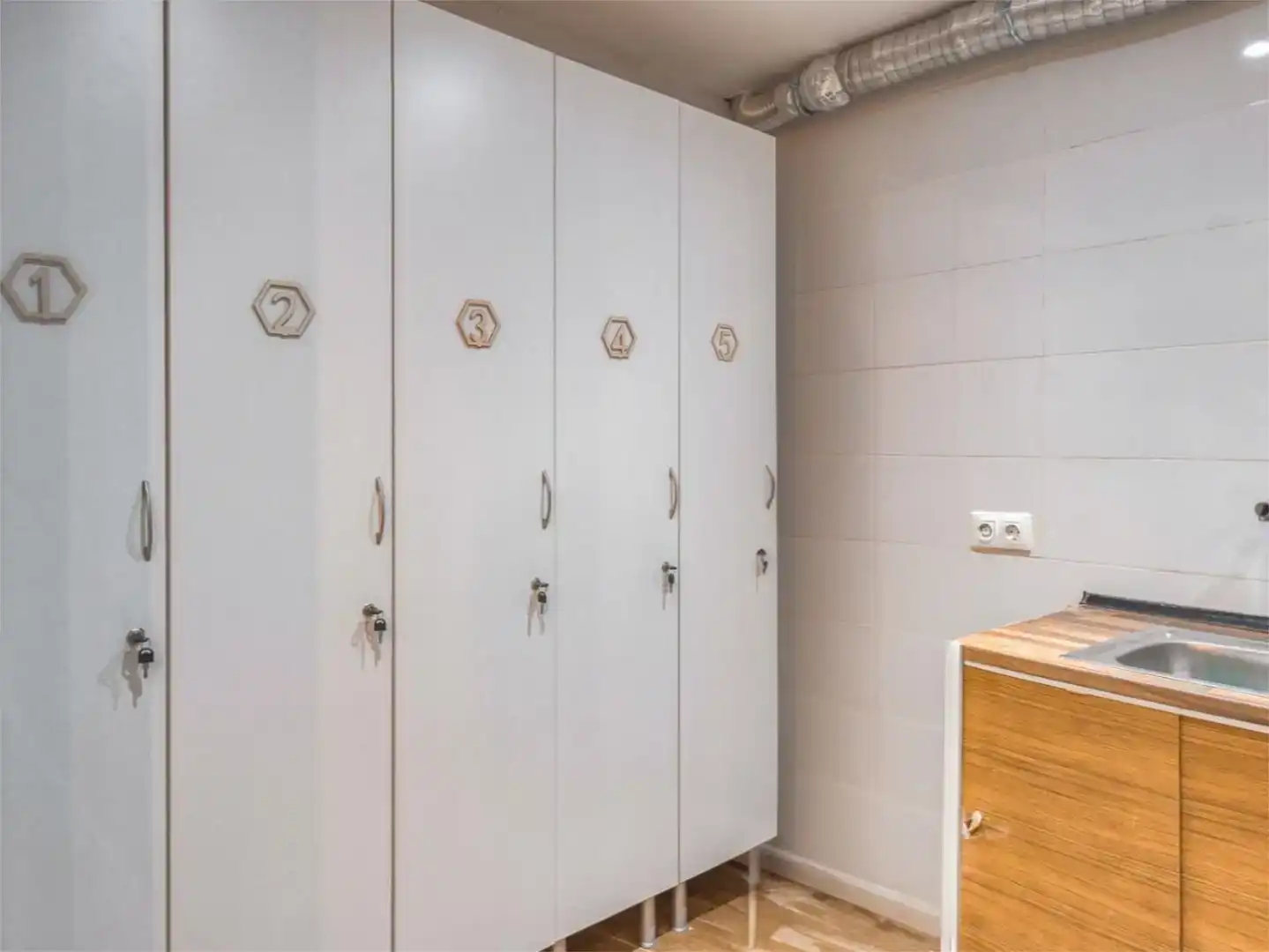Bathroom of Study for rent in Estremera  with Air Conditioner, Furnished and Balcony