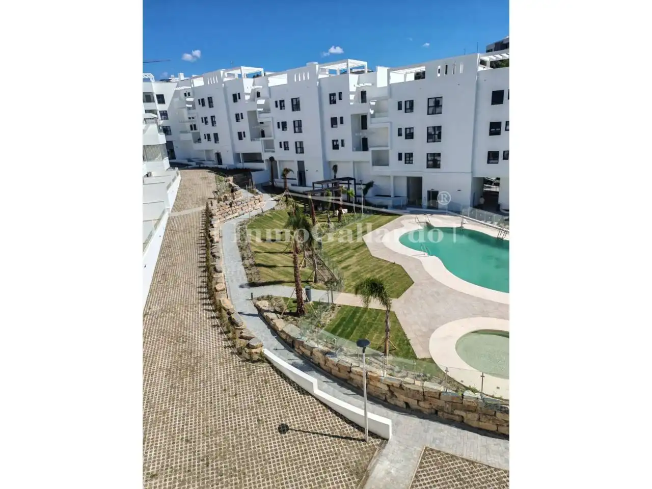 Vista exterior de Dúplex en venta en Málaga con Terraza y Piscina comunitaria