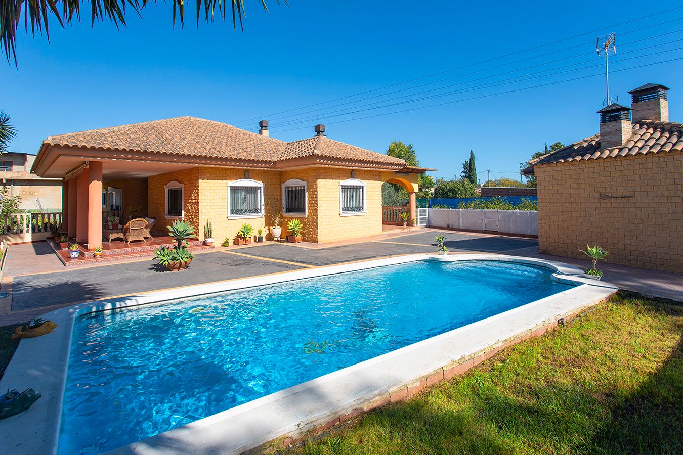 Vista exterior de Casa o xalet en venda en  Murcia Capital amb Jardí privat, Terrassa i Piscina