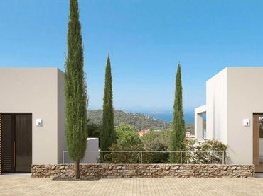 Semi-detached house with pool for sale in Begur pueblo
