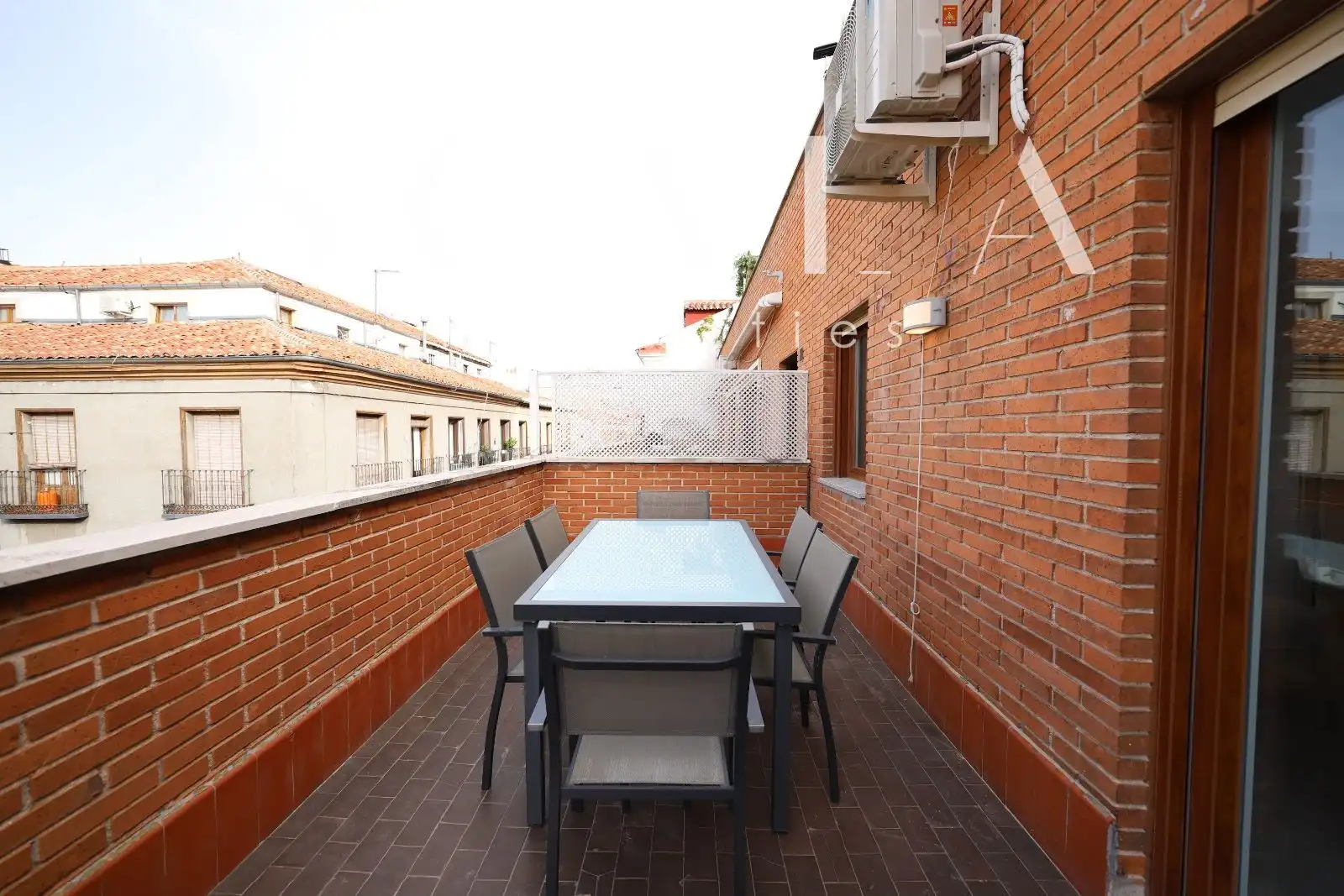 Dachboden zur Miete in Espiritu Santo, Universidad - Malasaña