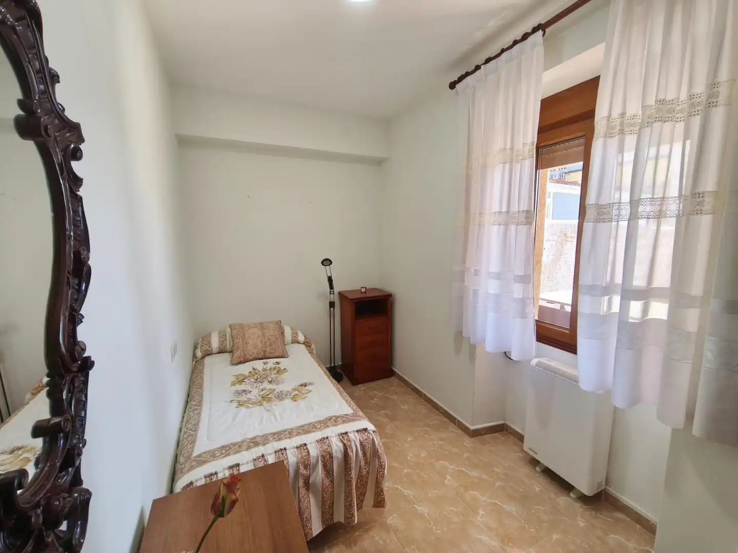 Habitación de Casa o chalet en venta en Ribeira con Calefacción