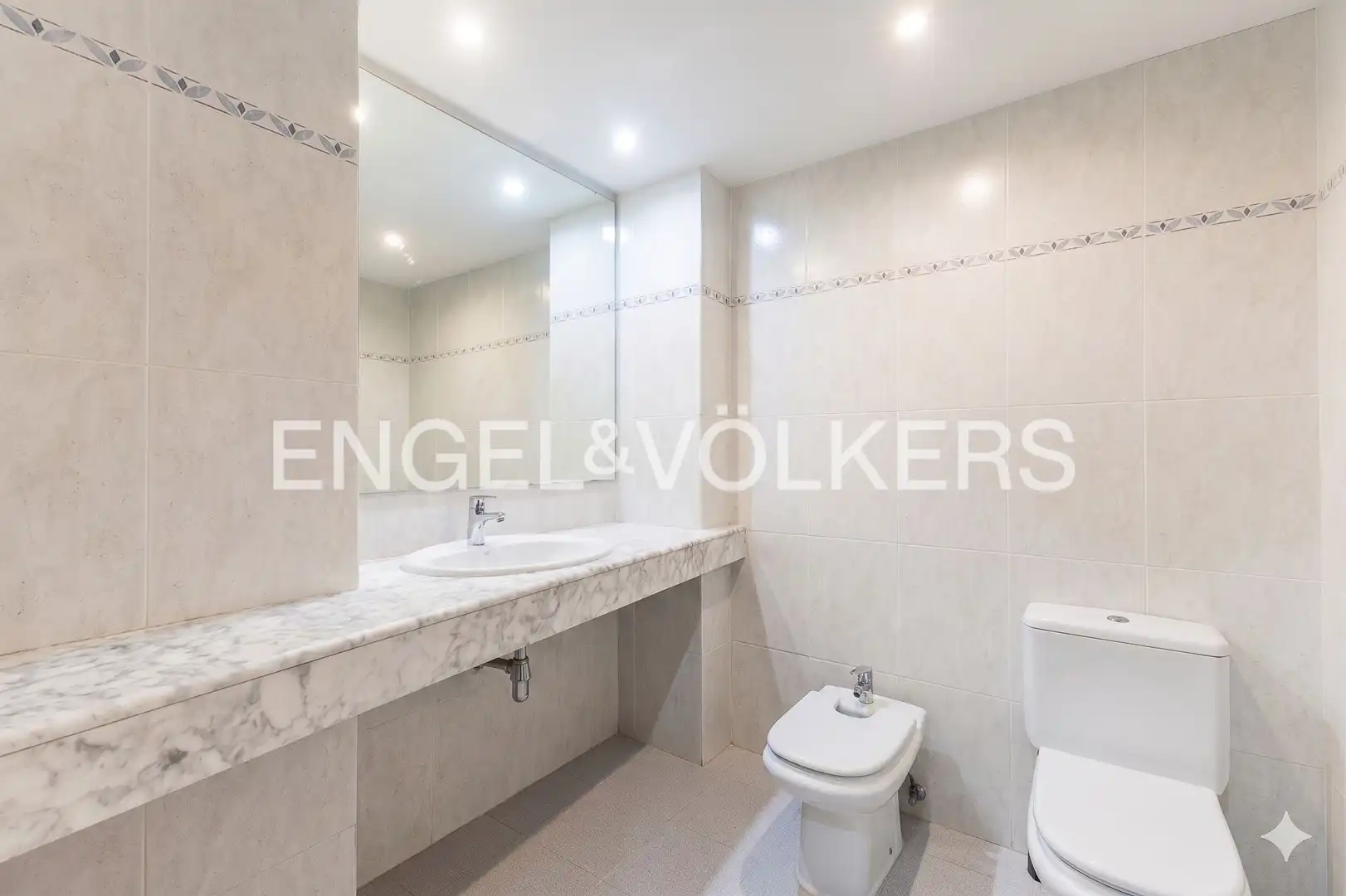 Bathroom of Duplexes for sale in Castelldefels  with Air Conditioner, Heating and Terrace