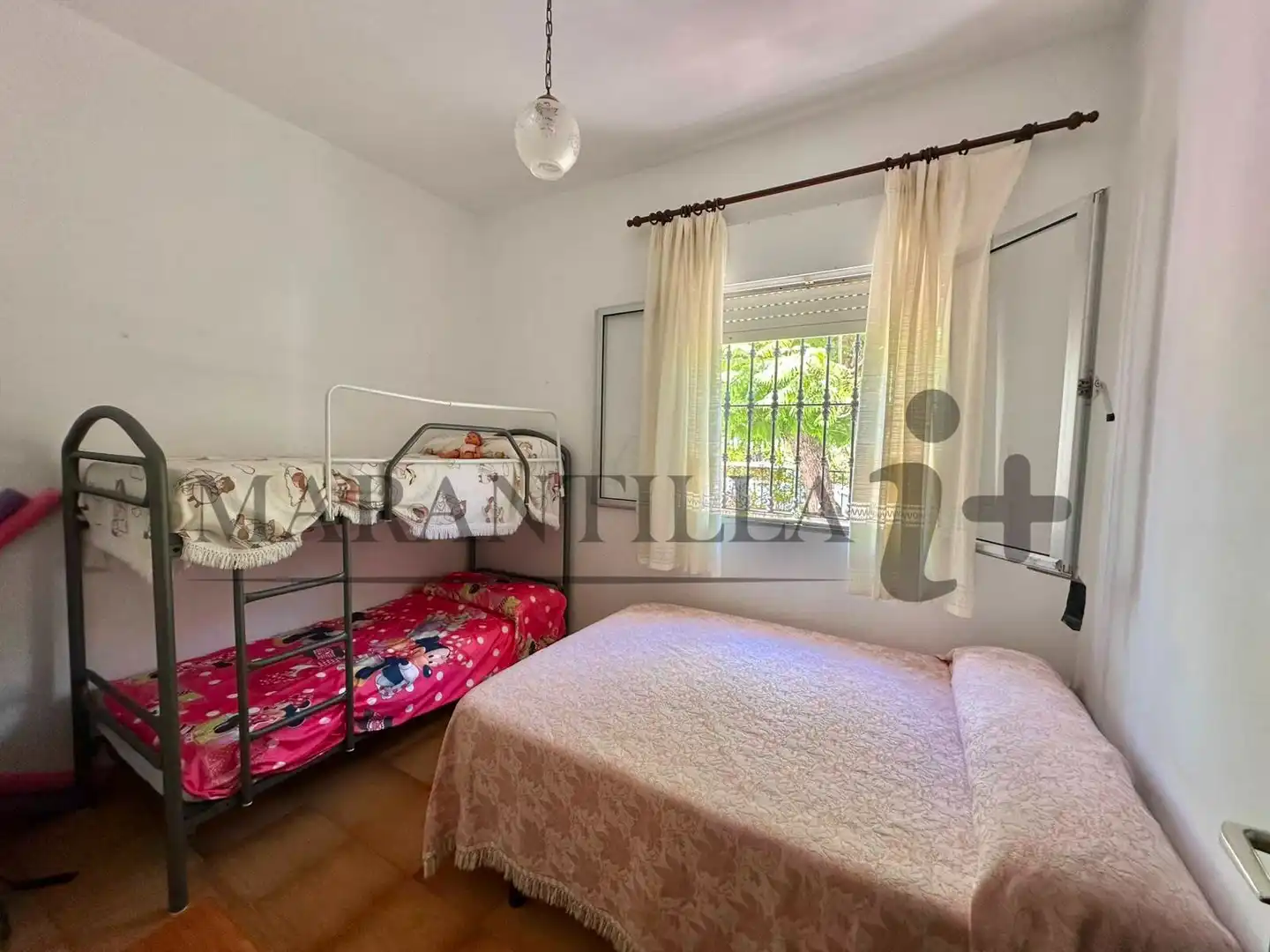 Dormitori de Casa o xalet en venda en Islantilla amb Jardí privat, Terrassa i Traster