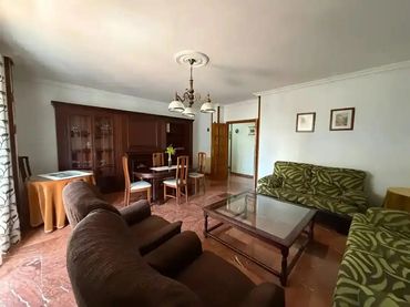 Piso con ascensor en venta en Calle Obispo Cobos