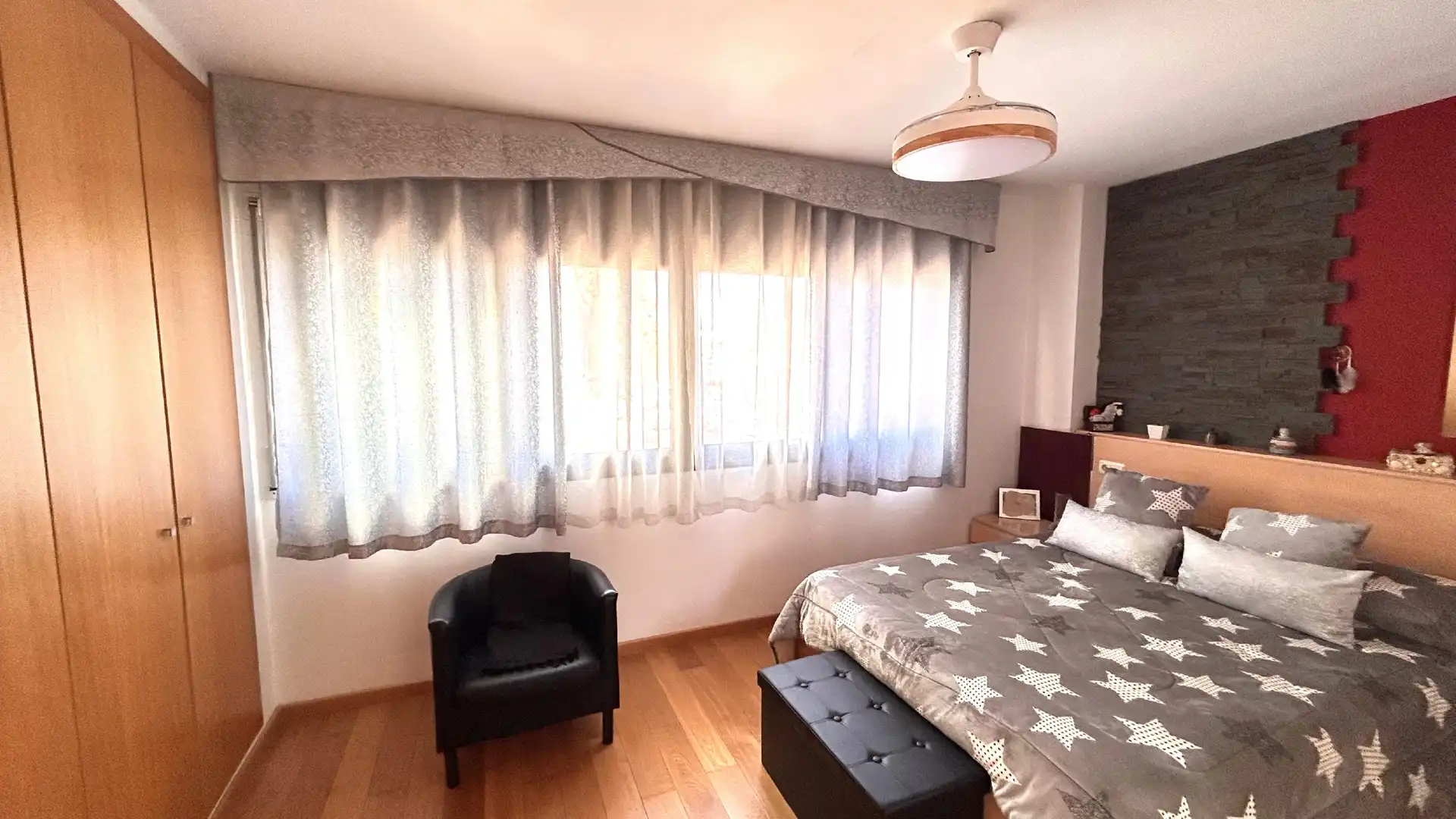 Dormitori de Casa o xalet en venda en Sant Andreu de la Barca amb Aire condicionat, Calefacció i Terrassa