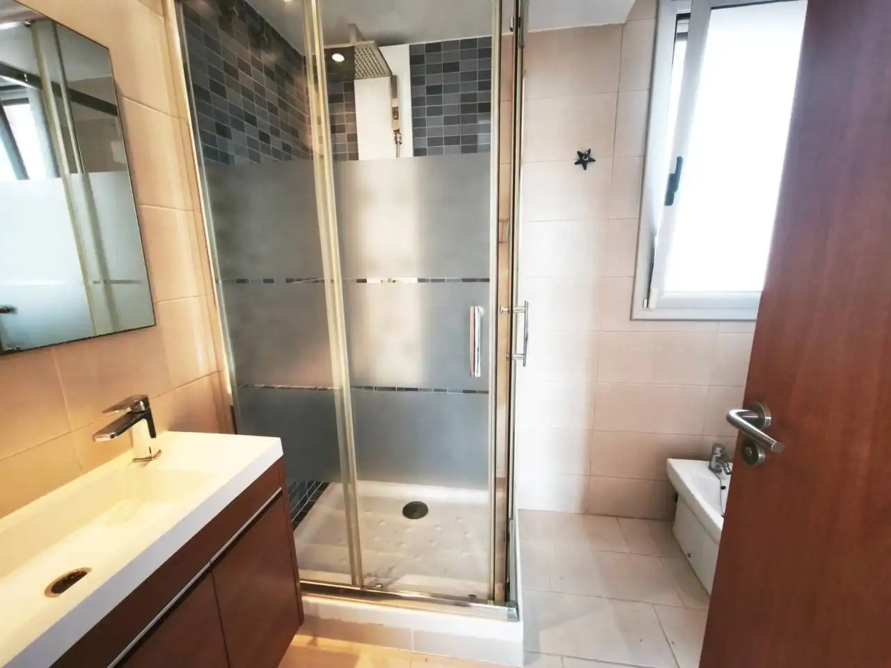 Badezimmer von Wohnung zum Verkauf in Calafell mit Klimaanlage, Heizung und Terrasse