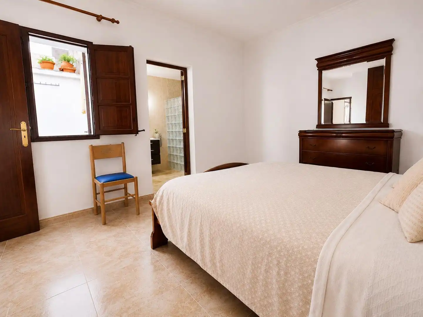 Habitación de Planta baja en venta en Inca con Aire acondicionado, Lavadora y TV