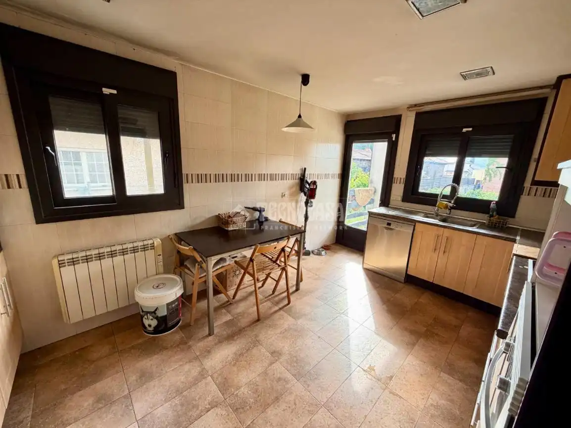 Cocina de Casa o chalet en venta en Serracines con Calefacción y Jardín privado