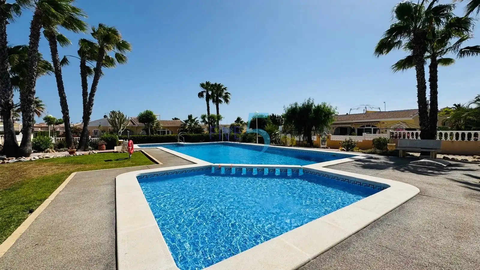 Piscina de Casa adosada en venda en Rojales amb Aire condicionat, Calefacció i Terrassa