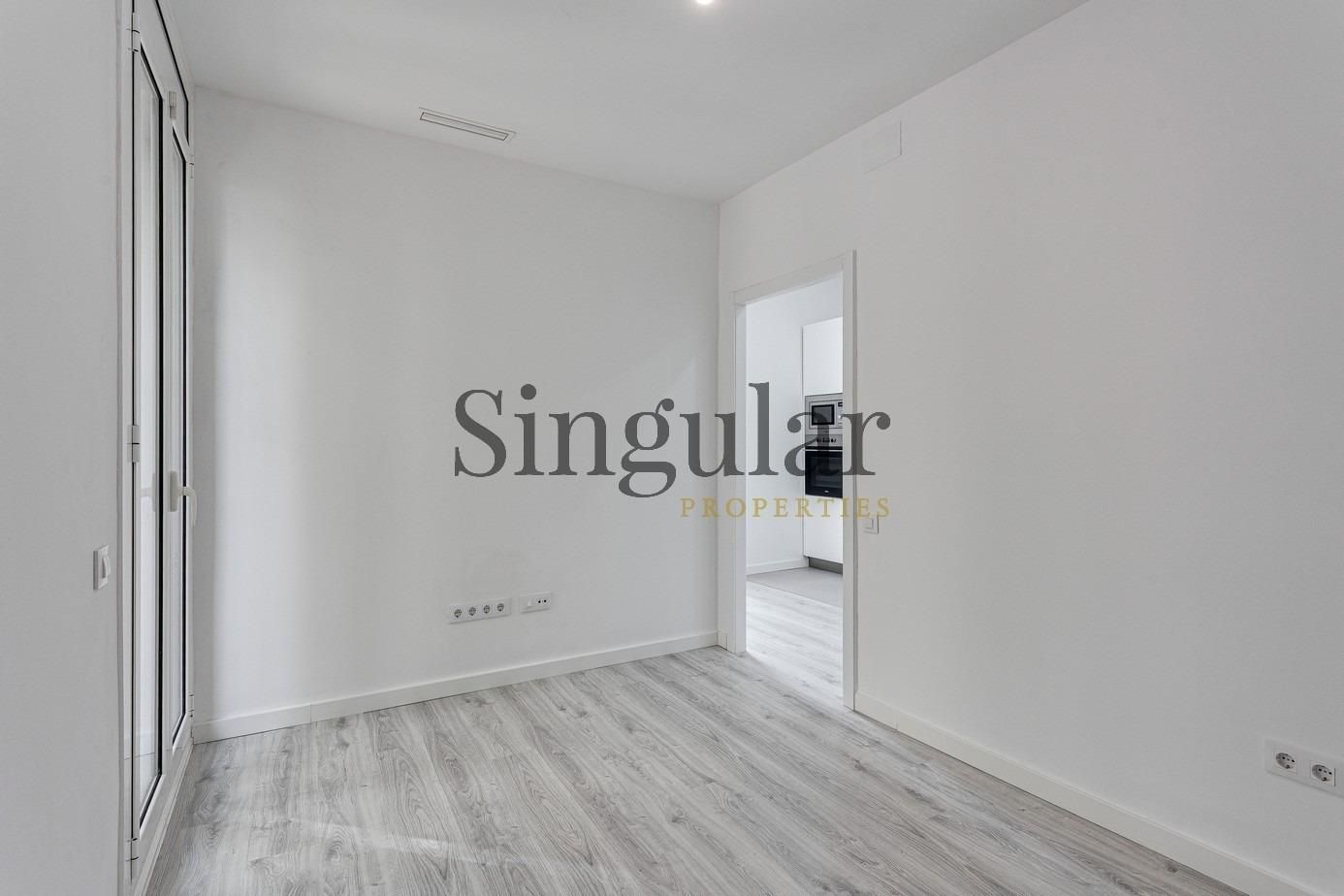 Habitación de Piso en venta en  Barcelona Capital con Trastero y Balcón