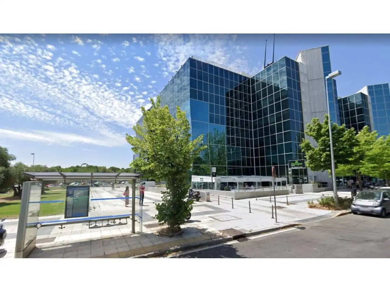 Exterior view of Office for rent in Madrid  with Air Conditioner, Heating and Alarm