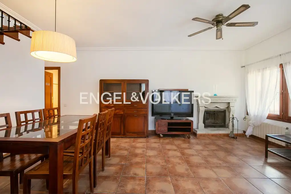 Comedor de Casa o chalet de alquiler en L'Eliana con Aire acondicionado, Calefacción y Jardín privado