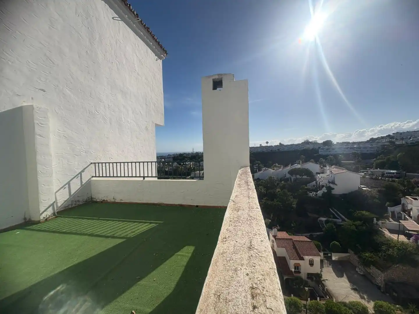 Vista exterior de Dúplex en venda en Mijas amb Calefacció, Terrassa i Piscina comunitària