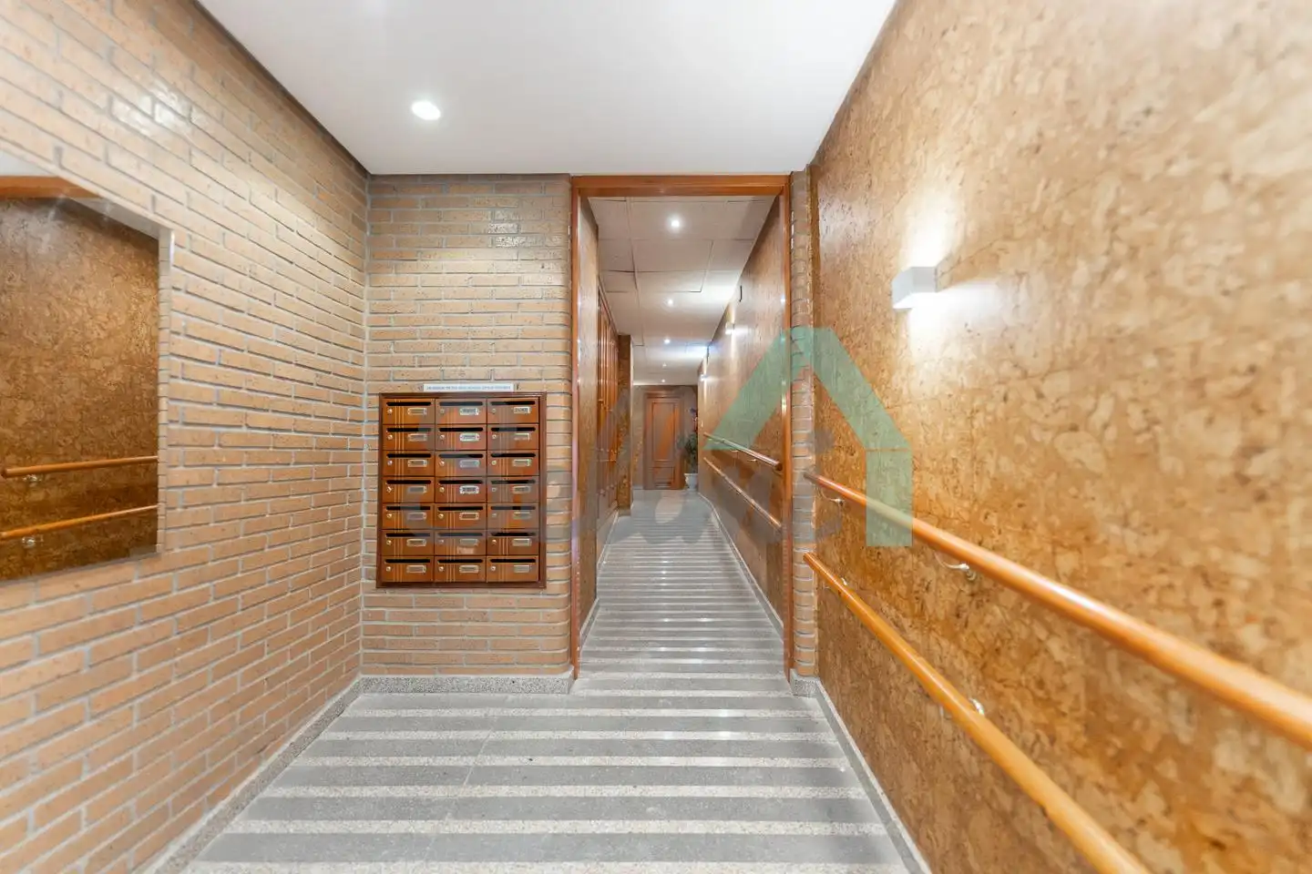 Piso de alquiler en Oviedo  con Calefacción, Parquet y Terraza