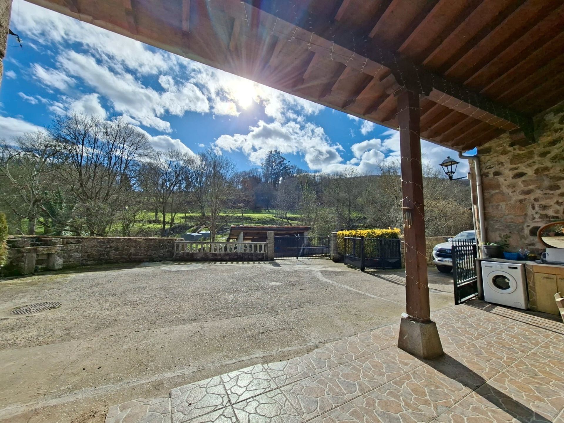 Garten von Einfamilien-Reihenhaus zum Verkauf in Los Corrales de Buelna  mit Privatgarten und Abstellraum