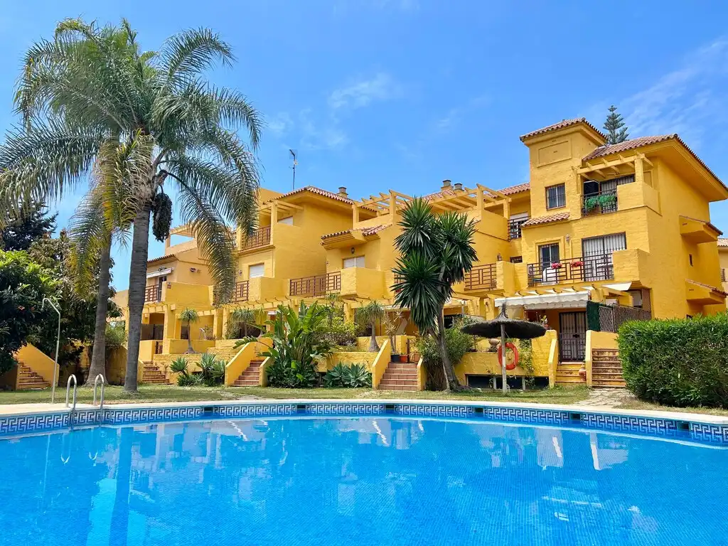 Detached house with pool for sale in Benamara - Atalaya