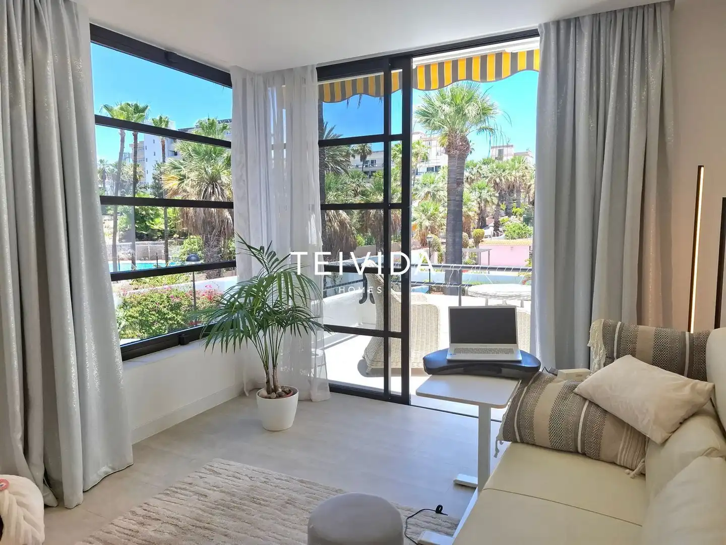 Flat with pool for sale in Avenida Rafael Puig Lluvina, imagen 4