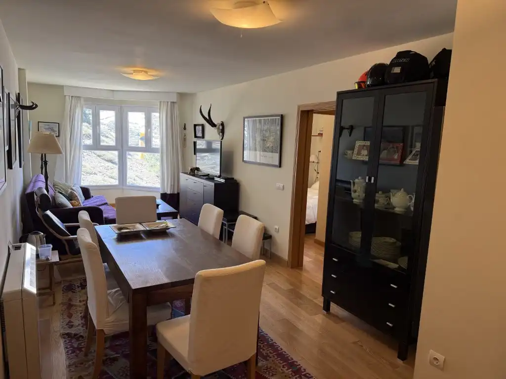 Menjador de Apartament en venda en Sierra Nevada amb Piscina