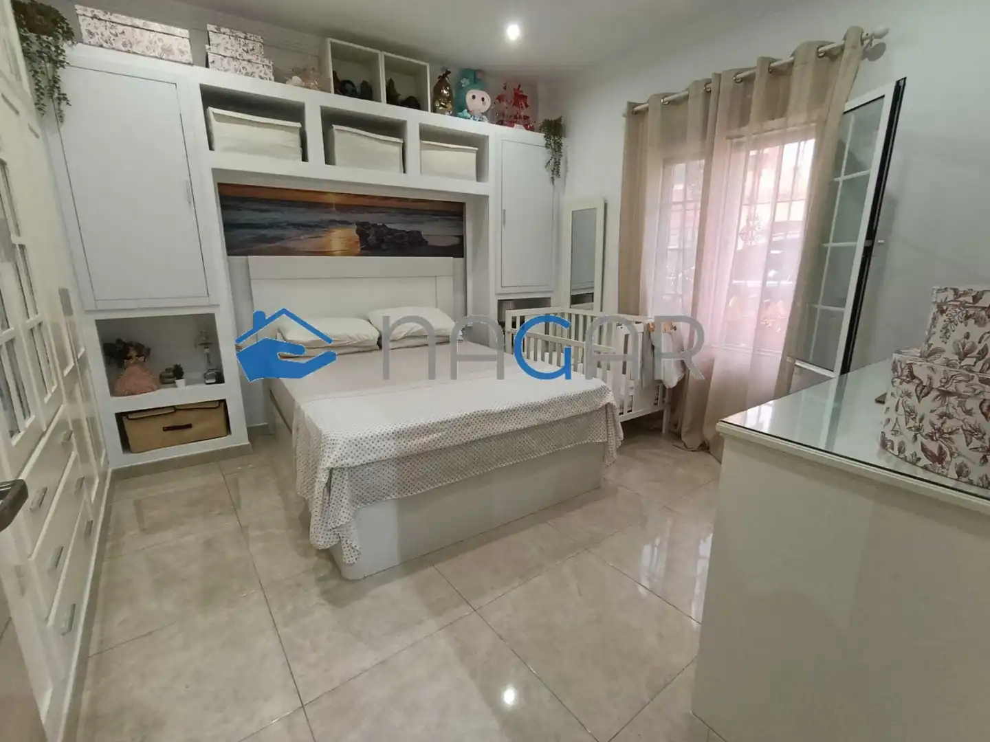 Dormitori de Casa o xalet en venda en La Línea de la Concepción amb Aire condicionat i Terrassa