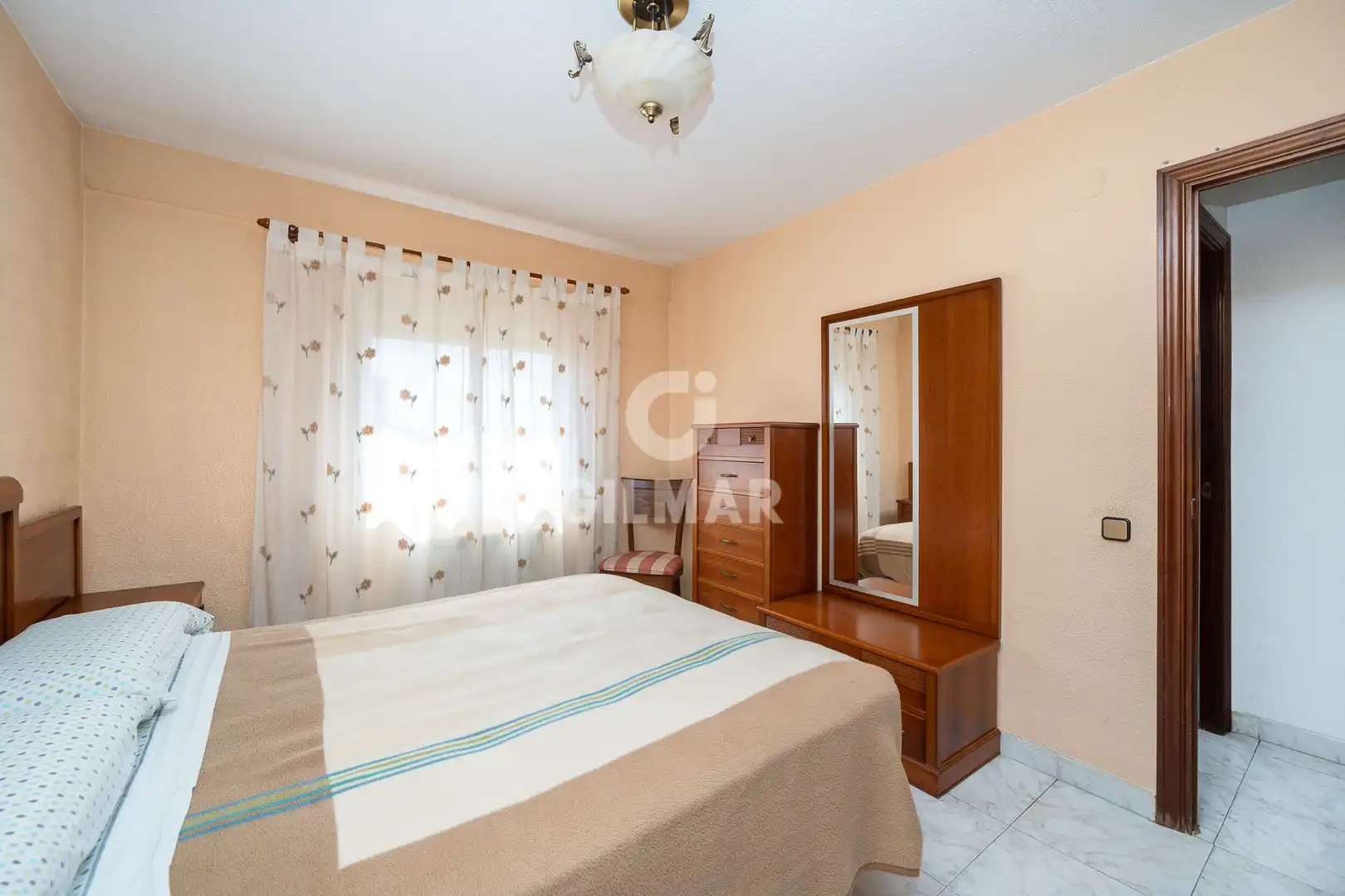 Habitación de Piso en venta en Madrid con Calefacción y Balcón