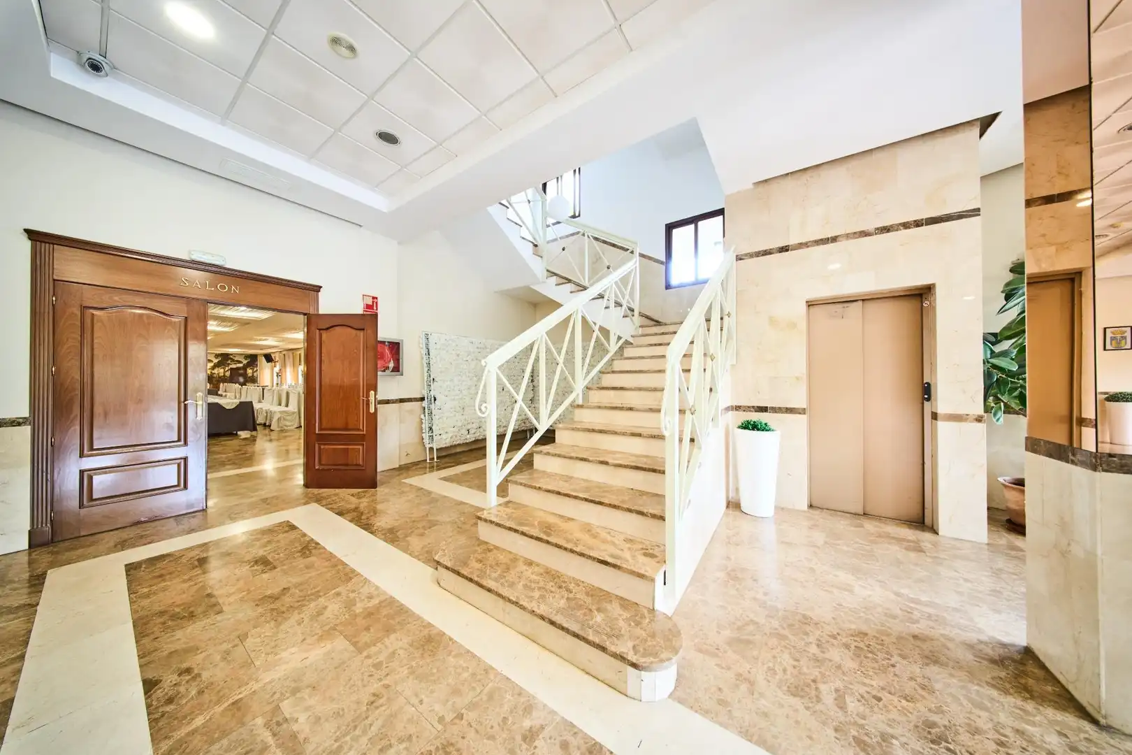 Buildings for sale in Quesada