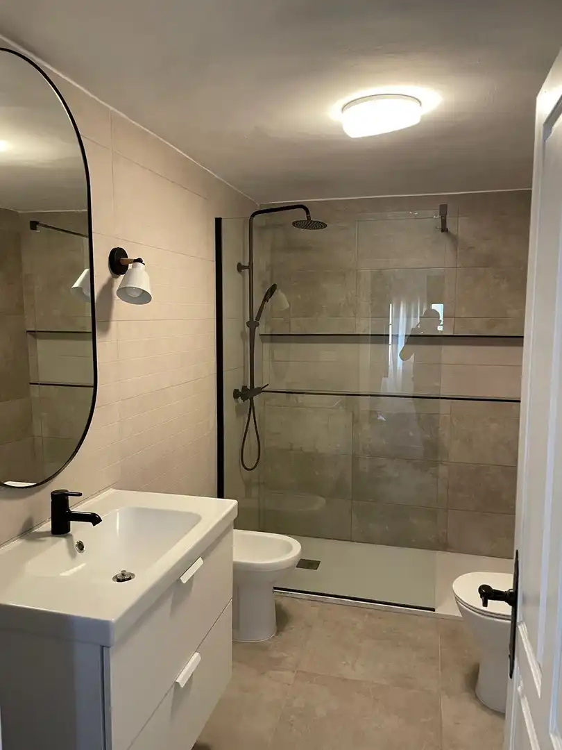 Baño de Casa o chalet de alquiler en Algeciras con Aire acondicionado