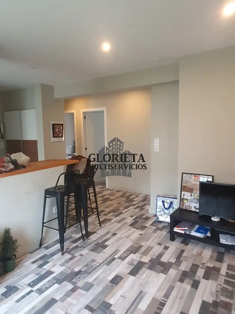 Piso en venta en Vigo  con Calefacción, Jardín privado y Amueblado