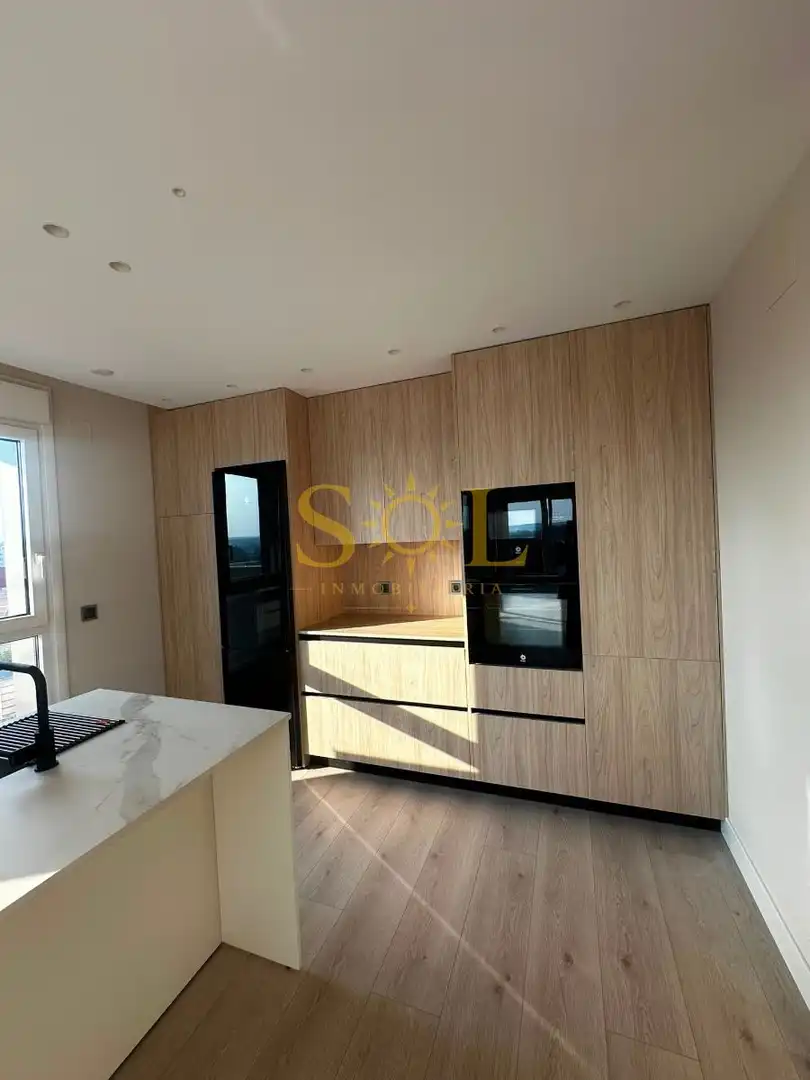 Küche von Wohnung zur Miete in León Capital  mit Klimaanlage, Heizung und Parkett